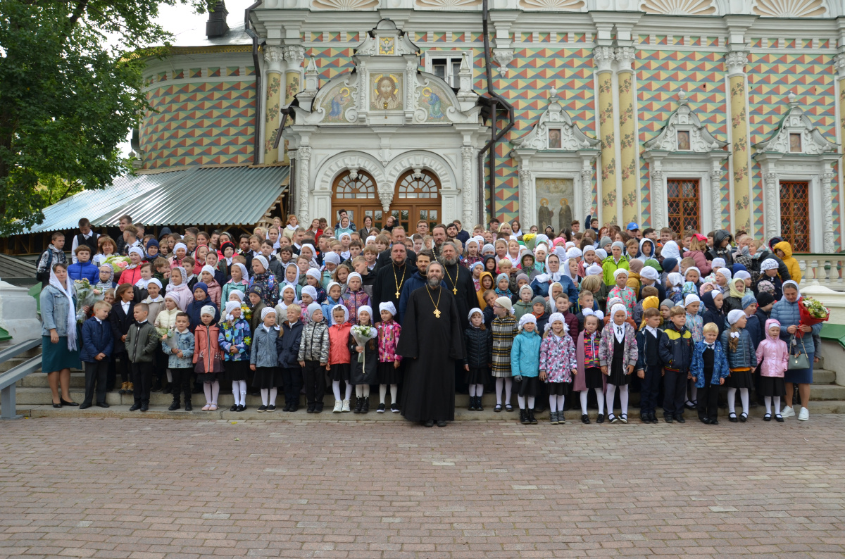 Нижегородская православная гимназия имени сергия радонежского. Православная гимназия Сергиев Посад. Православная гимназия Сергиев Посад им Сергия Радонежского. 26 Мая 2022 года в гимназии им. преподобного Сергия Радонежского. Школа-интернат преподобного Сергия Радонежского Сергиев Посад.